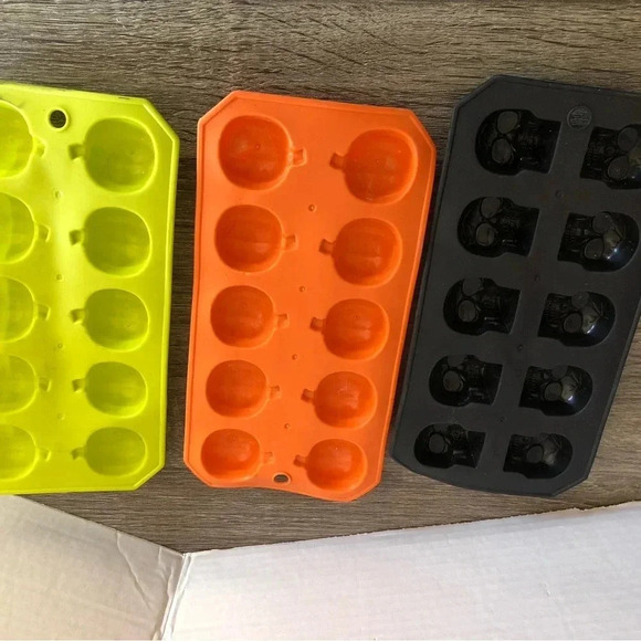 Halloween Kitchenware  Lot - Picture 8 of 8